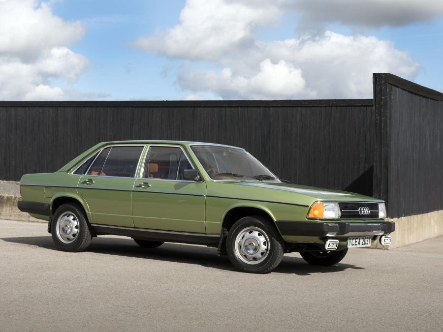  Audi 100 (C2) 1976 года  (UK) (фото 1 из 12)